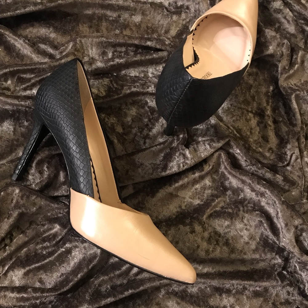 Audrey Brooke Black & tan heels